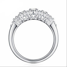 Load image into Gallery viewer, 10K 1 Ct Moissanite Ring